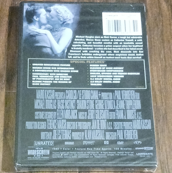 BASIC INSTINCT Ultimate Edition on DVD Michael Douglas - Picture 2 of 2